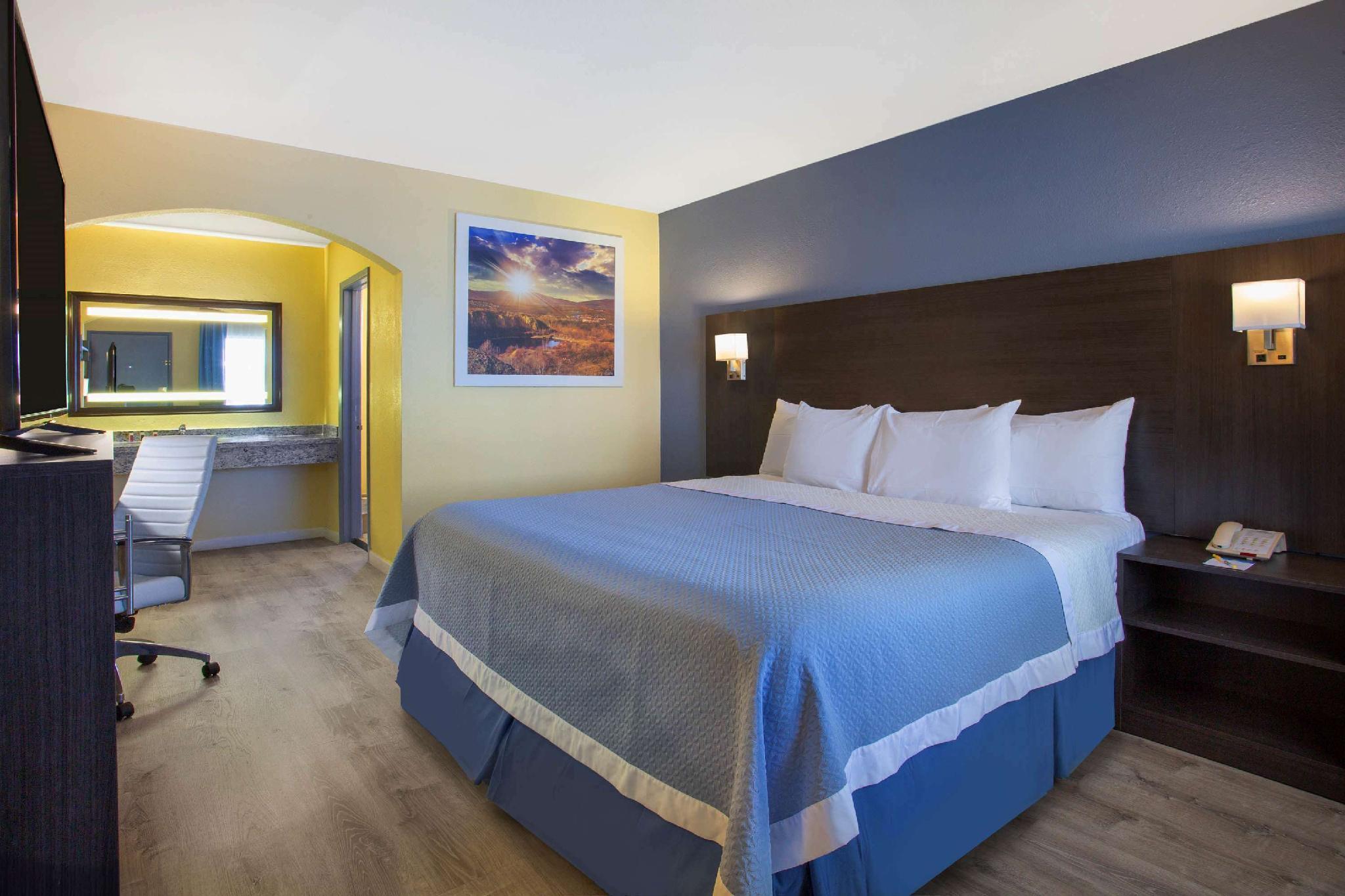 Days Inn By Wyndham Airport - Phoenix Exterior foto